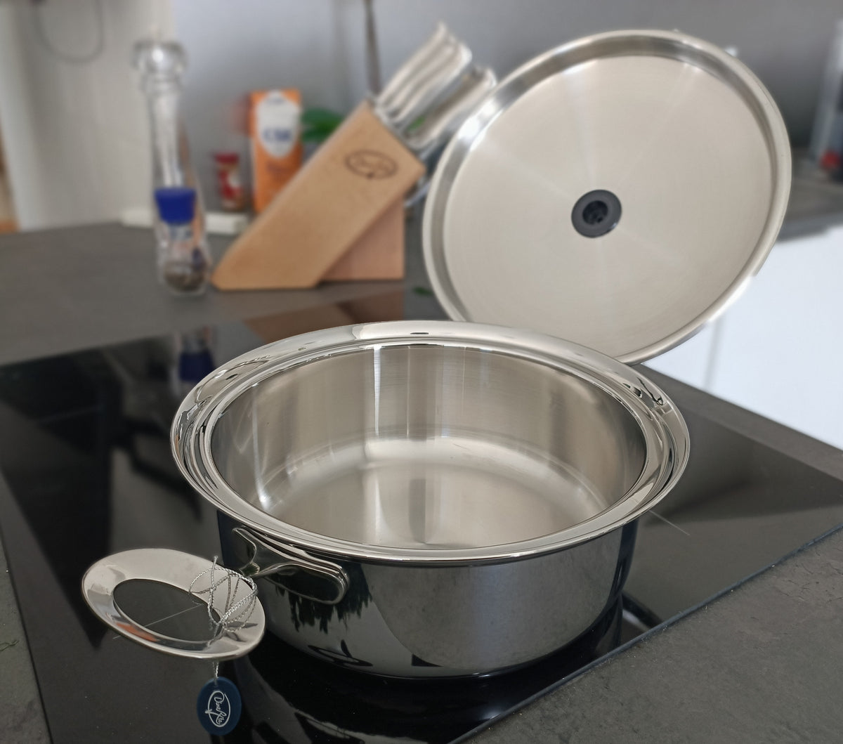 4 Litre Saucepan & Cover | dinerite.com.au